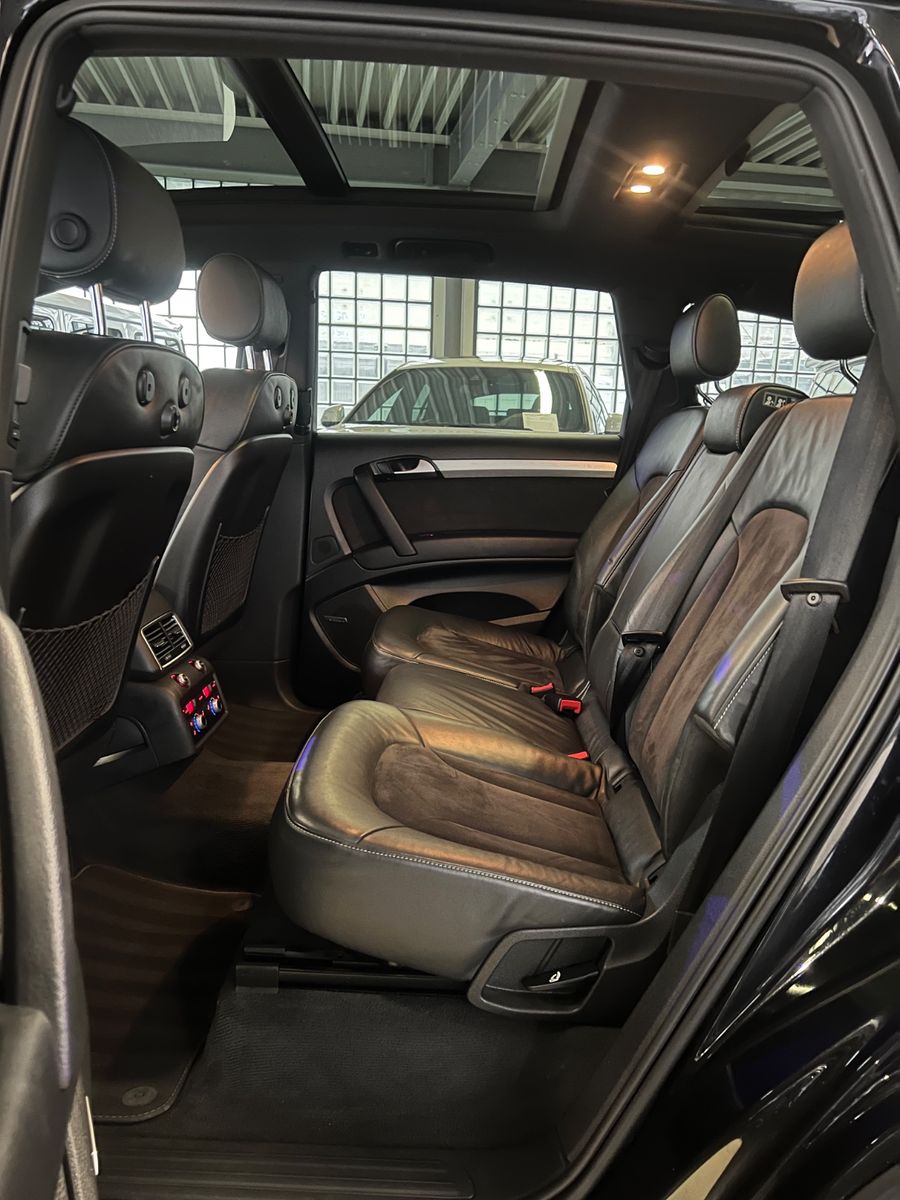 Fahrzeugabbildung Audi Q7 3.0 TDI quattro S line V12 Paket * 7.SITZER *