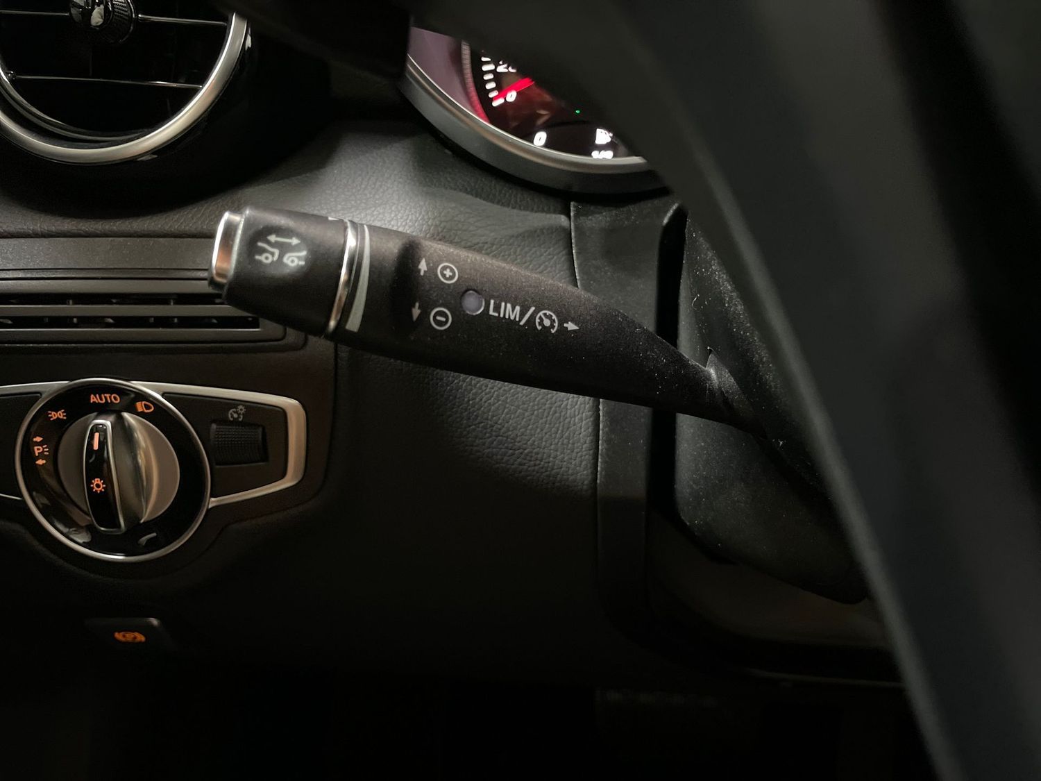 Fahrzeugabbildung Mercedes-Benz C 180 CGI Avantgarde #LED#Distr.#Kamera