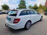 Mercedes-Benz C 180 CGI BlueEfficiency+Scheckheft+AHK+TÜV neu - Mercedes-Benz C 180 mit Benzin-Antrieb: Schiebedach, Kombi, Automatik