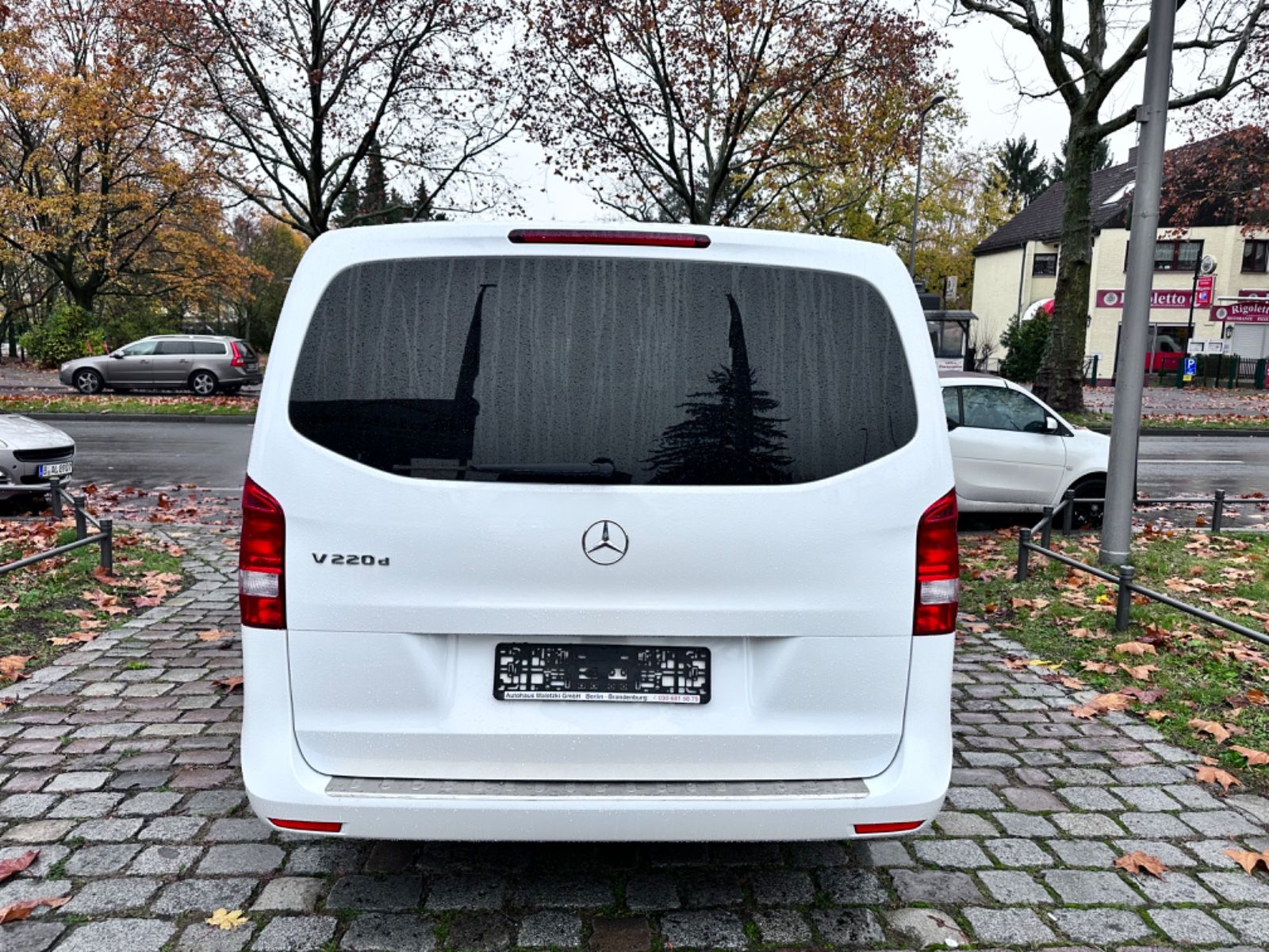 Fahrzeugabbildung Mercedes-Benz V 220d Lang RISE*Liegepaket*Tempomat*Kamera*AHK*