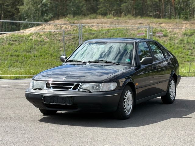 Saab 900