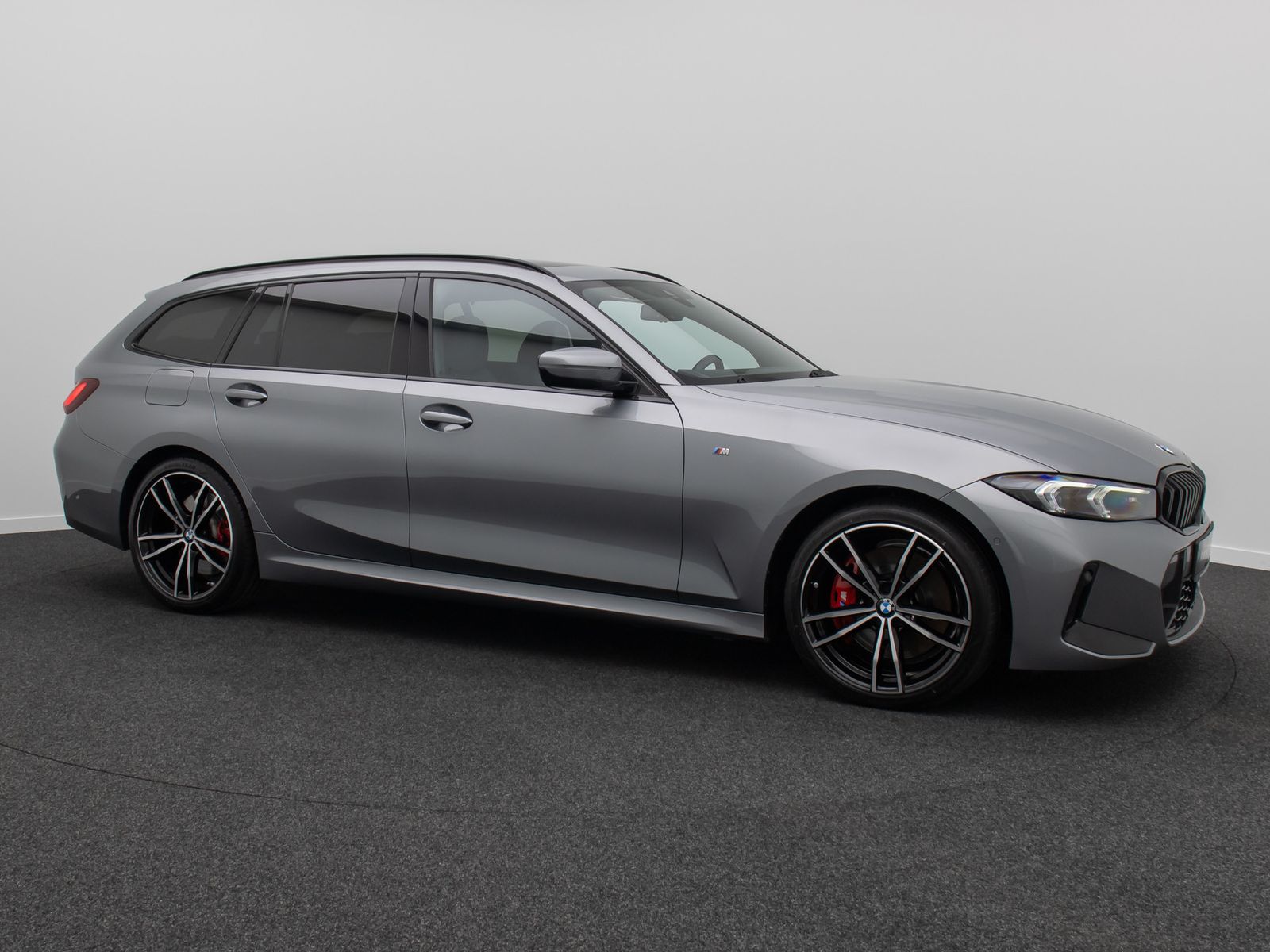 Fahrzeugabbildung BMW 330d xD M Sport ACC Kamera H/K Panorama HUD 19"