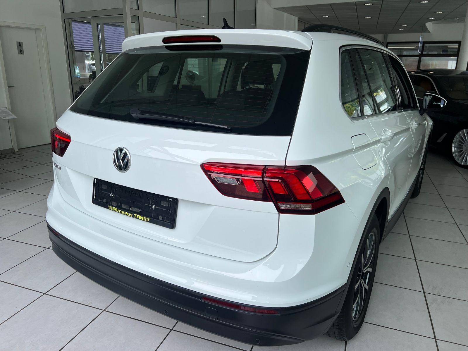 Fahrzeugabbildung Volkswagen Tiguan Comfortline 2.0TDI *DIGITALTACHO*LED*360°