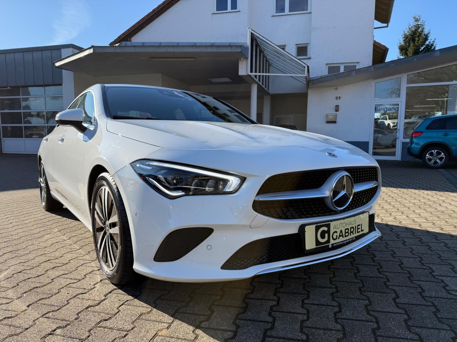 Mercedes-Benz CLA 220 d Aut. Progressive Business Wide Beam