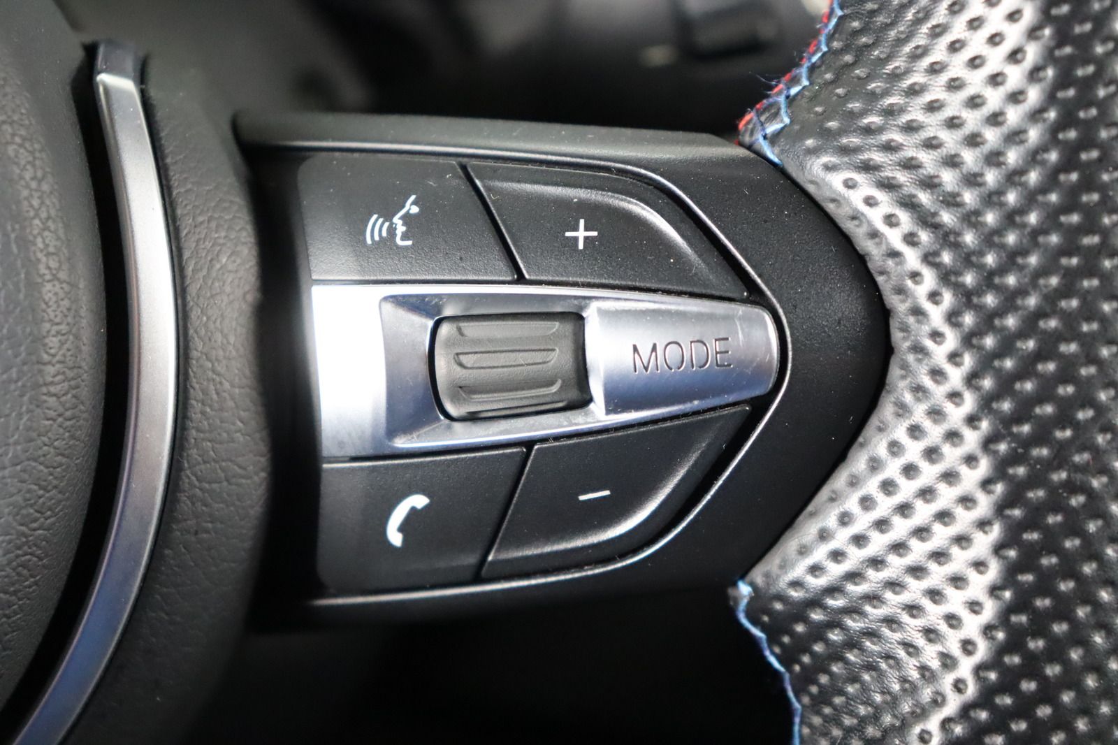 Fahrzeugabbildung BMW 330 d Touring  xDrive Sport Line