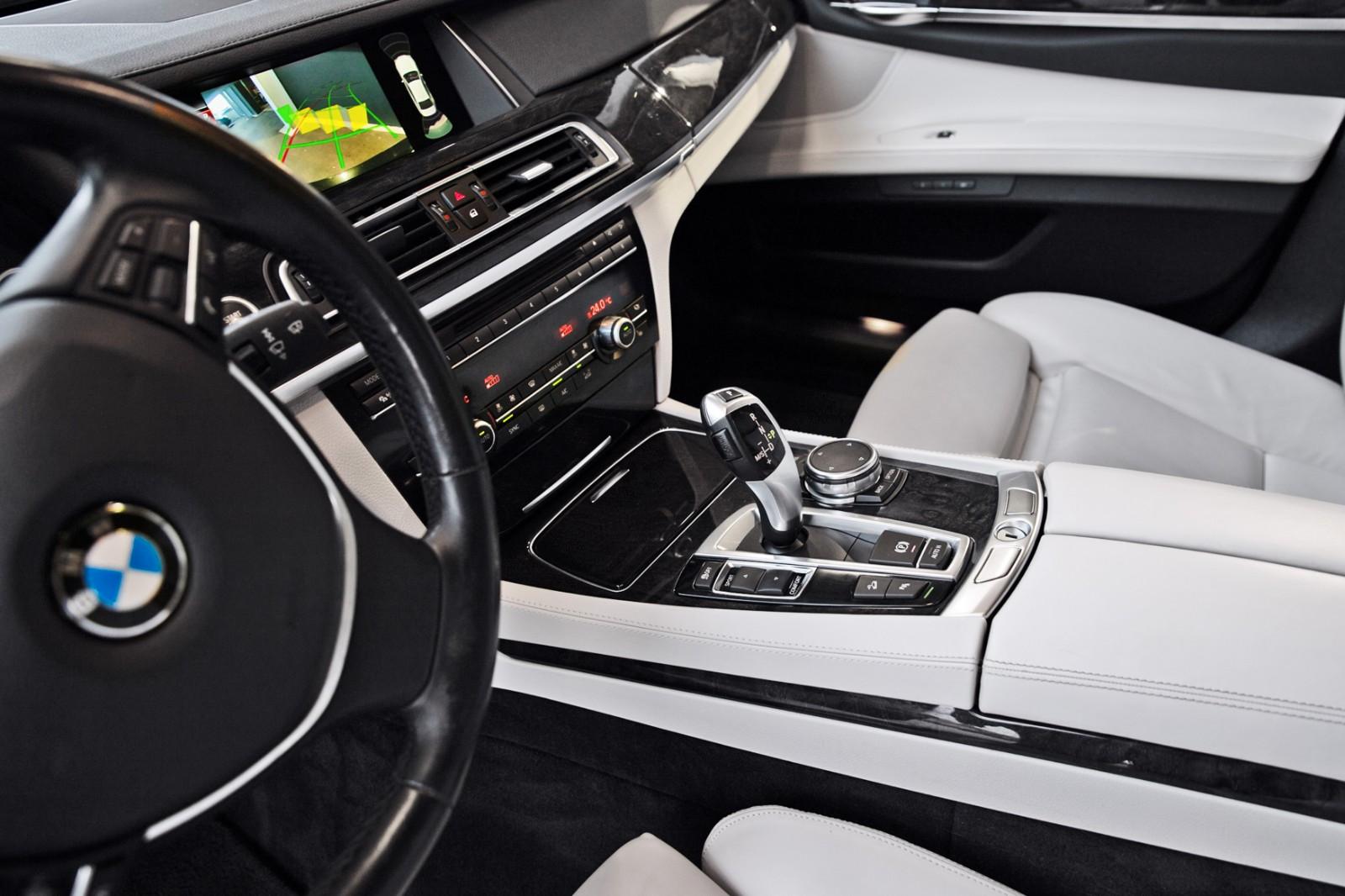 BMW 730d xDRIVE 3.0 258ch BVA - ATTELAGE PIVOTANT - AFFICHAGE TÊTE HAUTE - CUIR NAPPA - ACC - CHAUFFAGE AUXILIAIRE