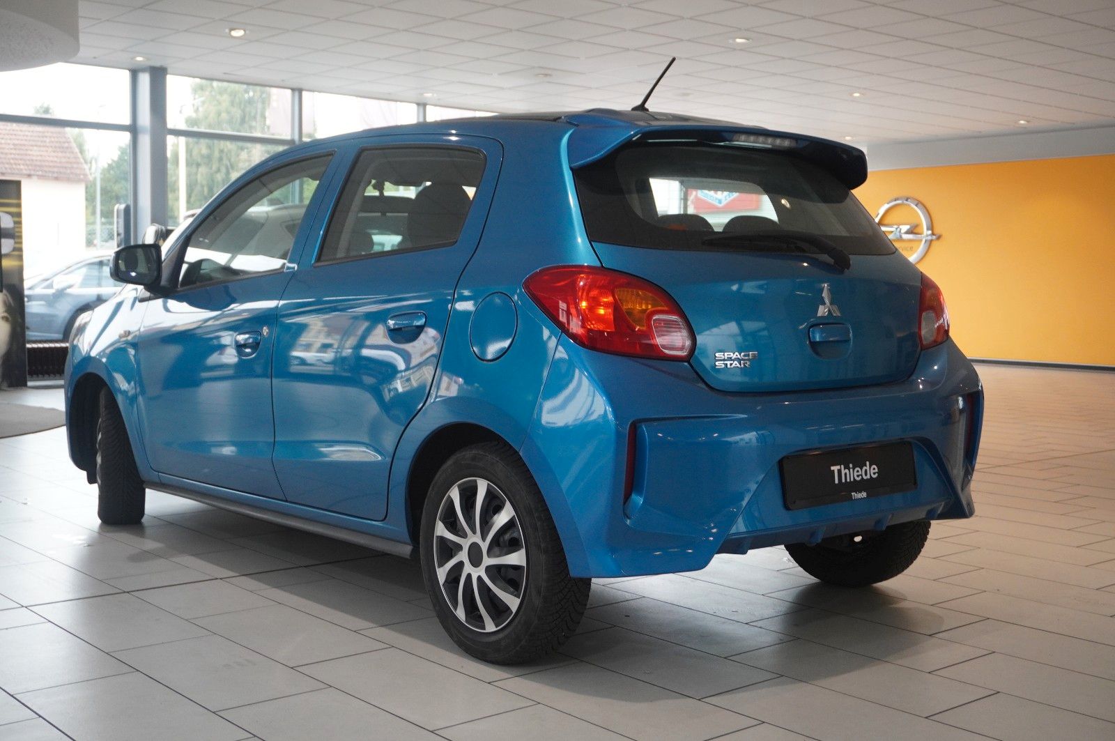 Fahrzeugabbildung Mitsubishi Space Star 1.2 SPIRIT 5-TÜR KLIMA/USB/CD/TÜV-NEU