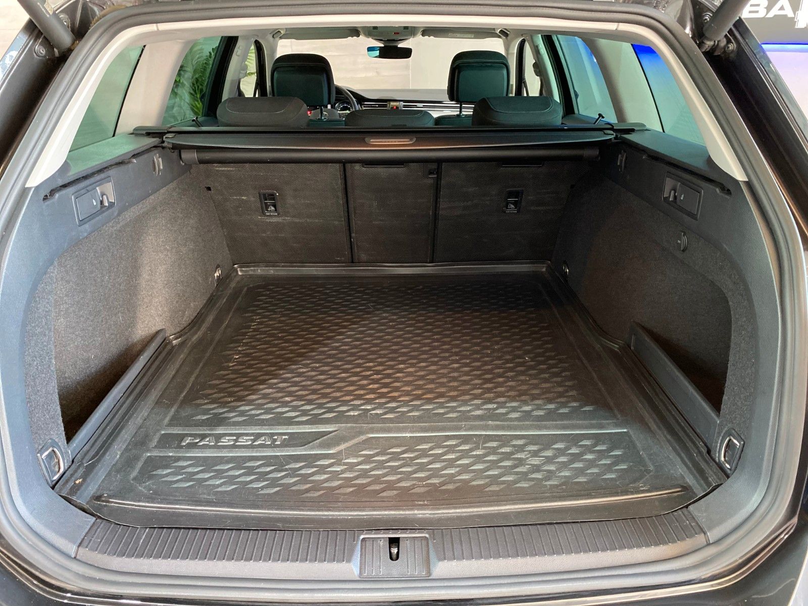 Fahrzeugabbildung Volkswagen Passat Variant Business 2,0TDI *LED*NAVI *ASSIST