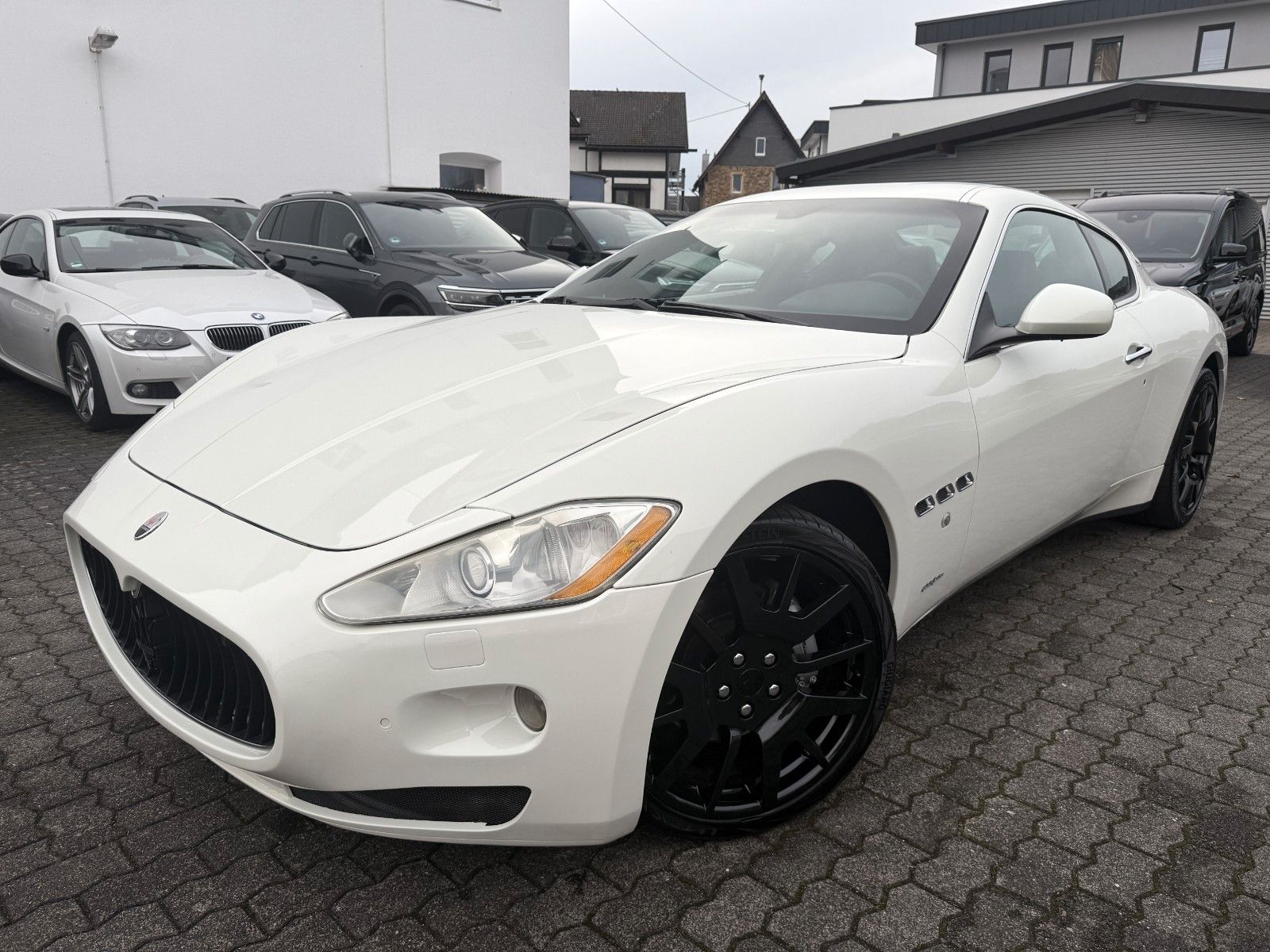 MASERATI GRANTURISMO - 4,2 - 405 CV - XENON - BVA - ALCANTARA