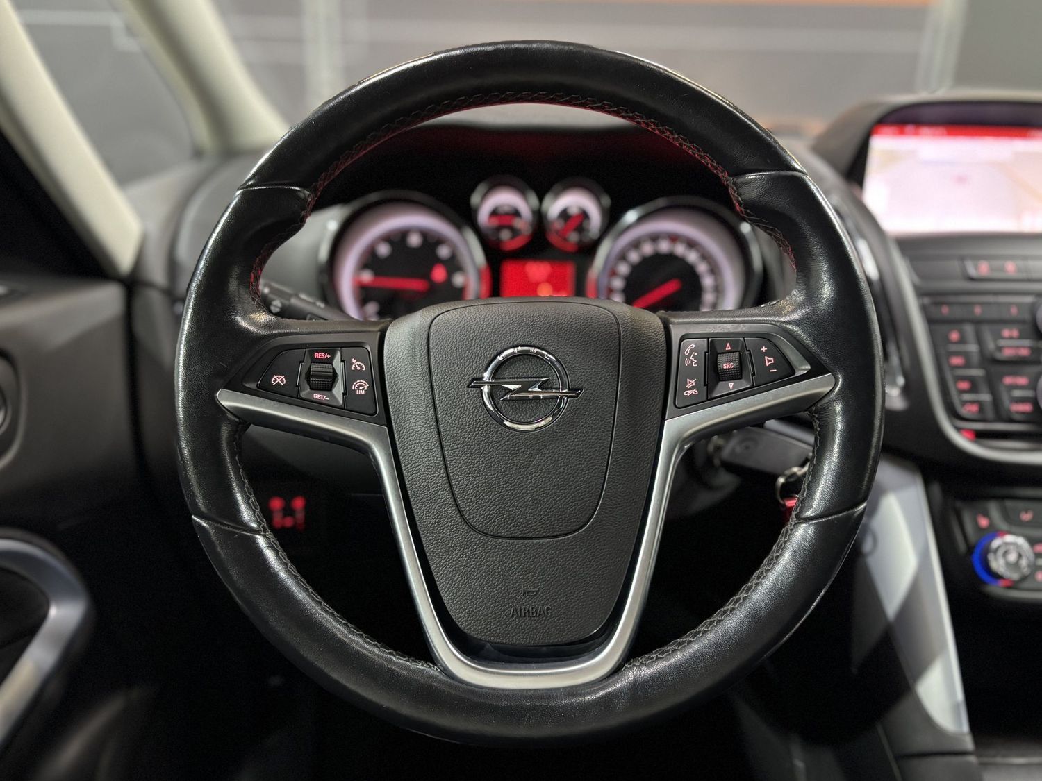 Fahrzeugabbildung Opel Zafira 2.0 CDTI Tourer Kamera#Navi#Tempomat#7-Si