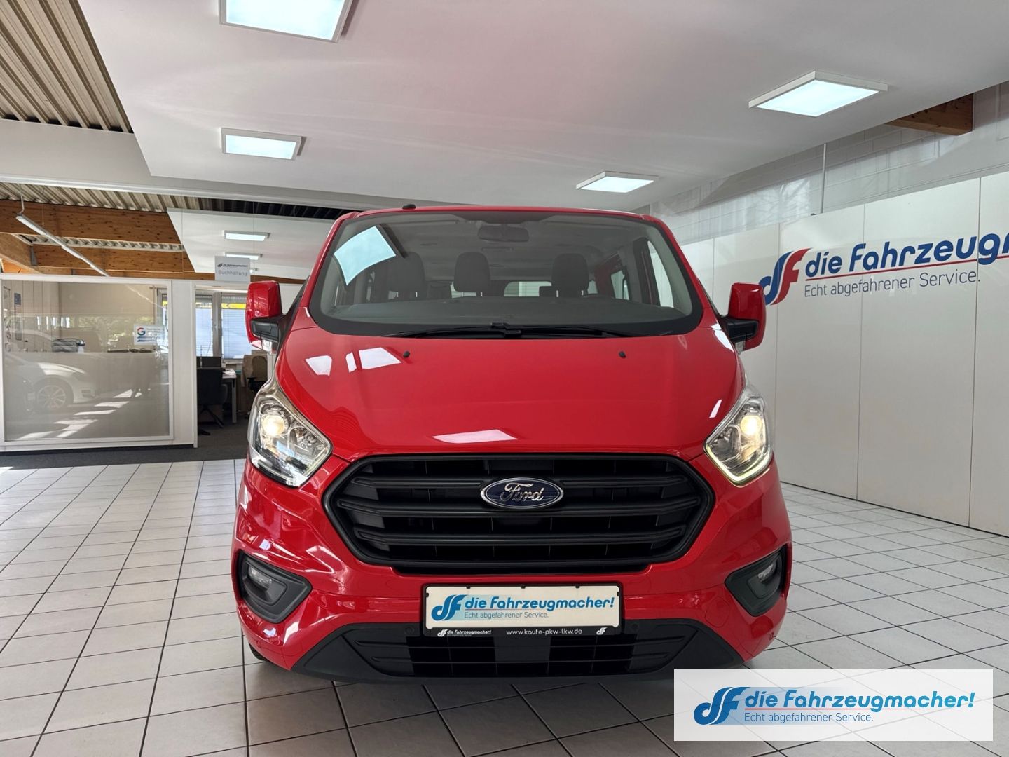 Fahrzeugabbildung Ford Transit Custom Tourneo 320 L1 Trend 2.0 TDCi EU6