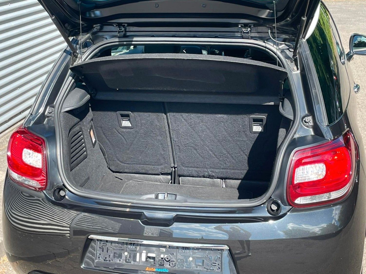 Fahrzeugabbildung Citroën DS3 SportChic 155 THP KIMAAUTOMATIK GANZJ REIFEN