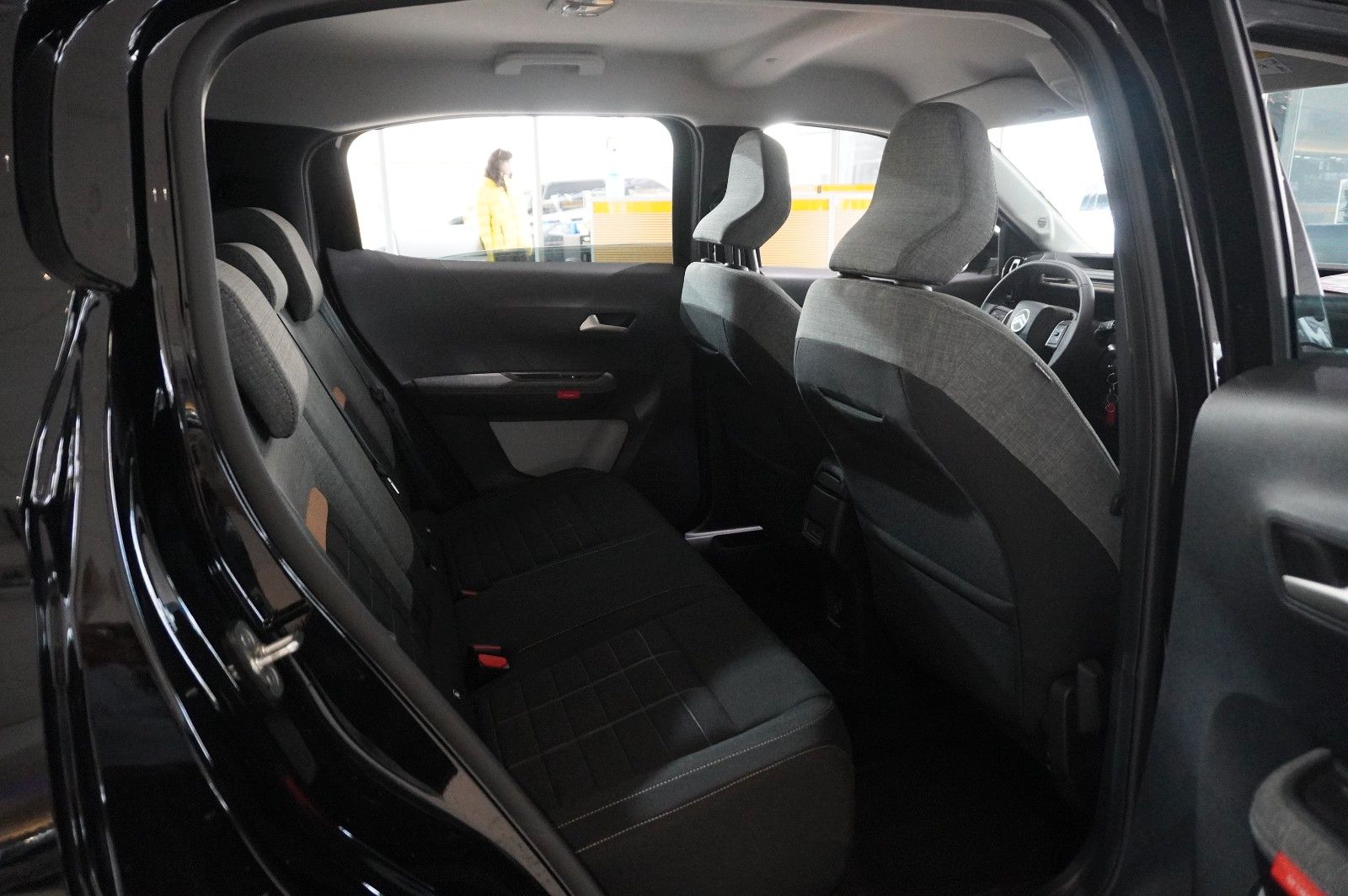 Fahrzeugabbildung Citroën C3 Aircross 1.2 HYBRID PLUS DSC NAVI/LED/KAMERA