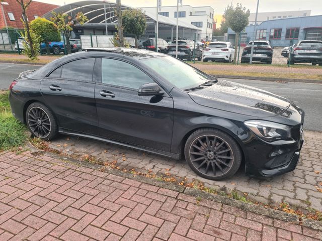 Mercedes-Benz 200 CLA -Klasse AMG Paket Navi LED Leder