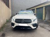 Mercedes-Benz GLB 250 4MATIC DCT - 1HAND MIT GARANTIE  - Mercedes GLB 250 mit Schiebedach
