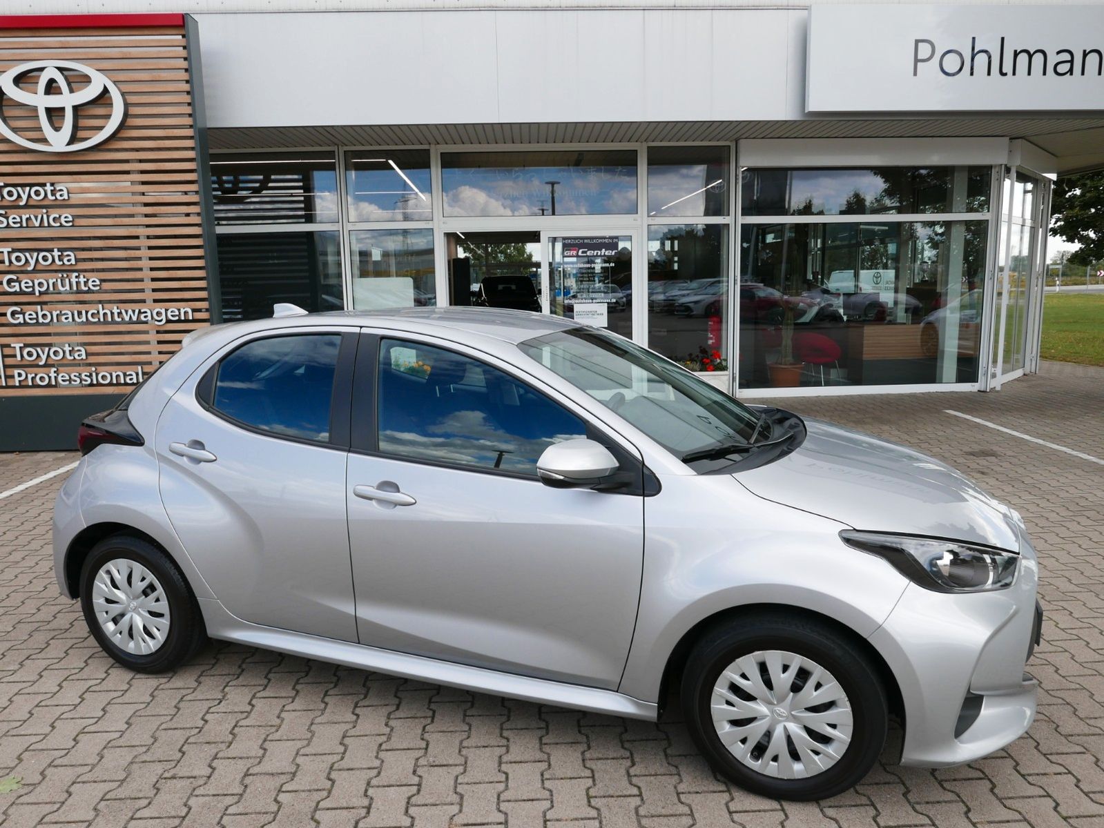 Toyota Yaris - 1