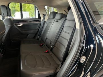 Volkswagen Touareg - 12