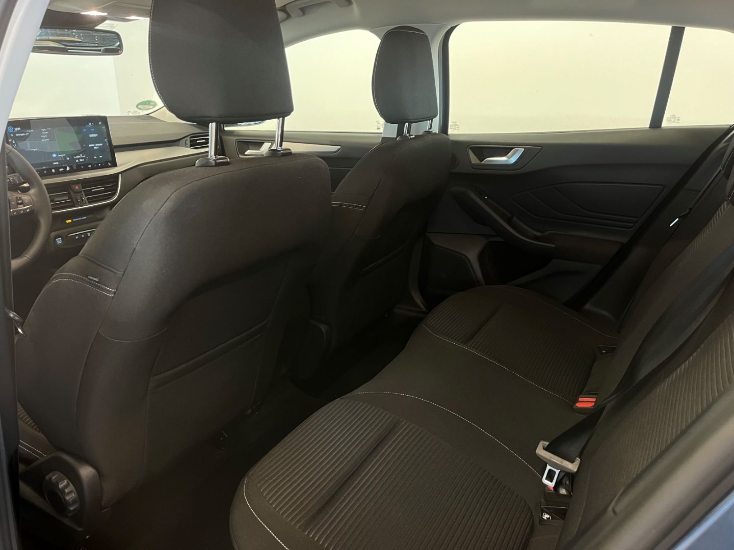 Fahrzeugabbildung Ford Focus Turnier Titanium Fahrerassistenzpaket, B&O