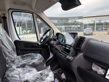 Fotografie des Opel Movano 2.2 BlueHDi 140 L2H2 VA