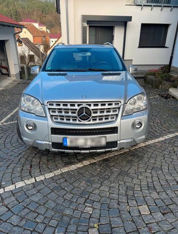 Mercedes-Benz ML 300 4Matic AMG Paket Euro5 BlueEfficiency