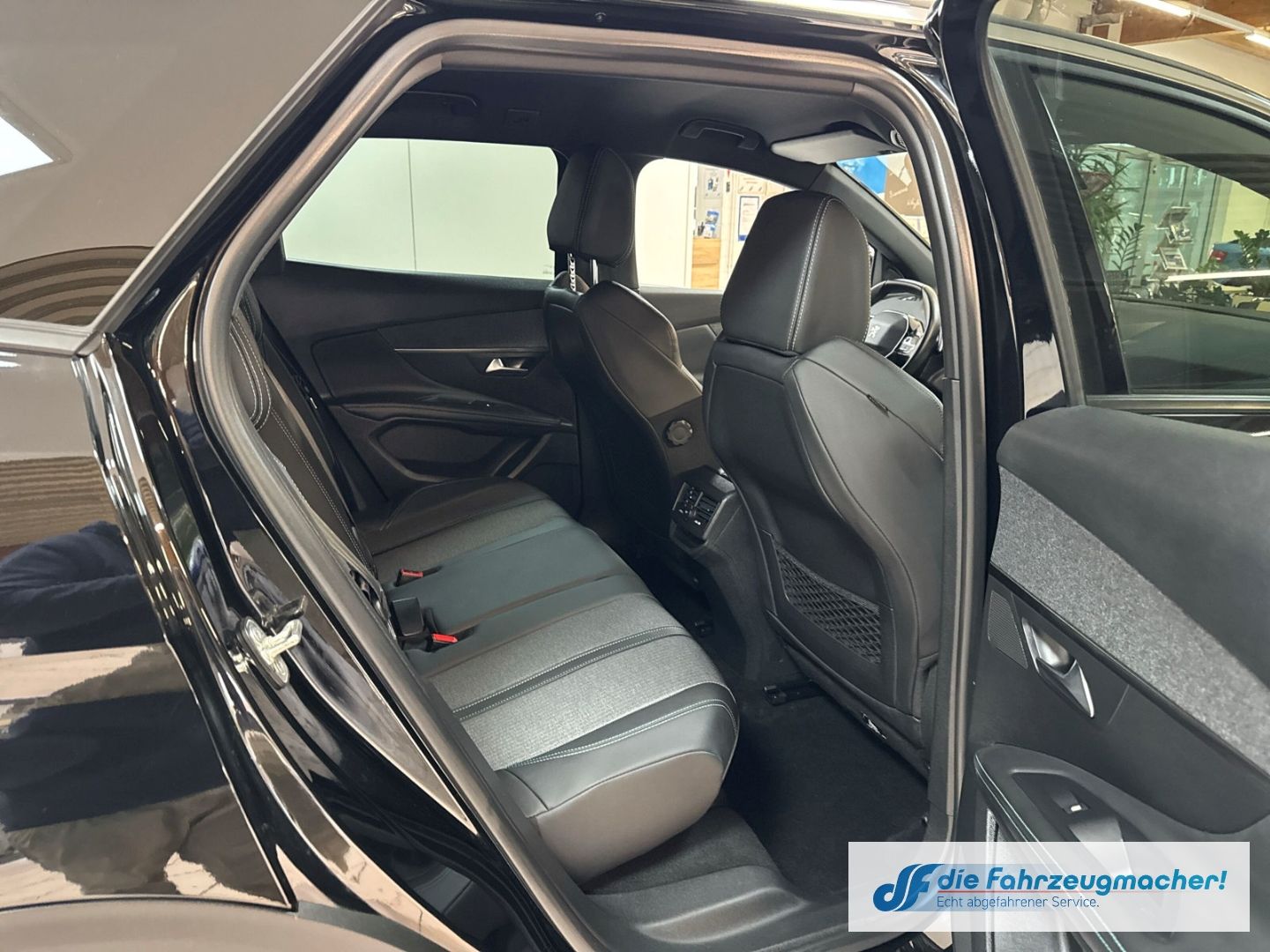 Fahrzeugabbildung Peugeot 3008 Allure Pack 1.5 BlueHDi 130 EU6d Navi Digit