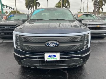 Ford F 150 Lightning Flash gr Batterie im Vorlauf