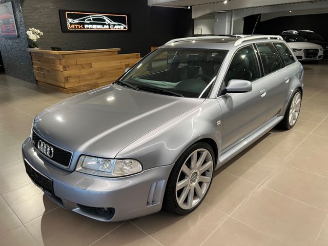 Audi RS4 Avant 2.7 V6 quattro BOSE viele Teile NEU