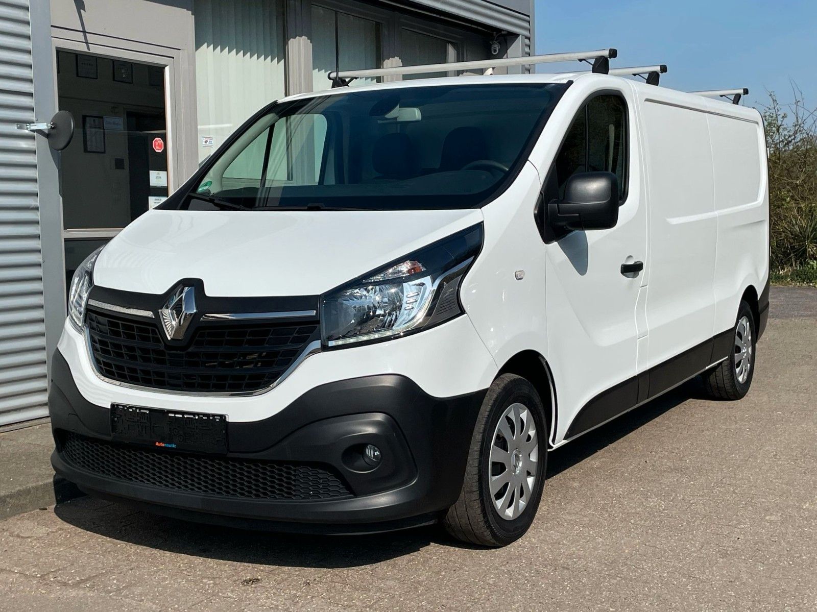 Fahrzeugabbildung Renault TRAFIC KASTEN  L2H1 3,0t KAMERA KLIMA  1.Hd EU6d
