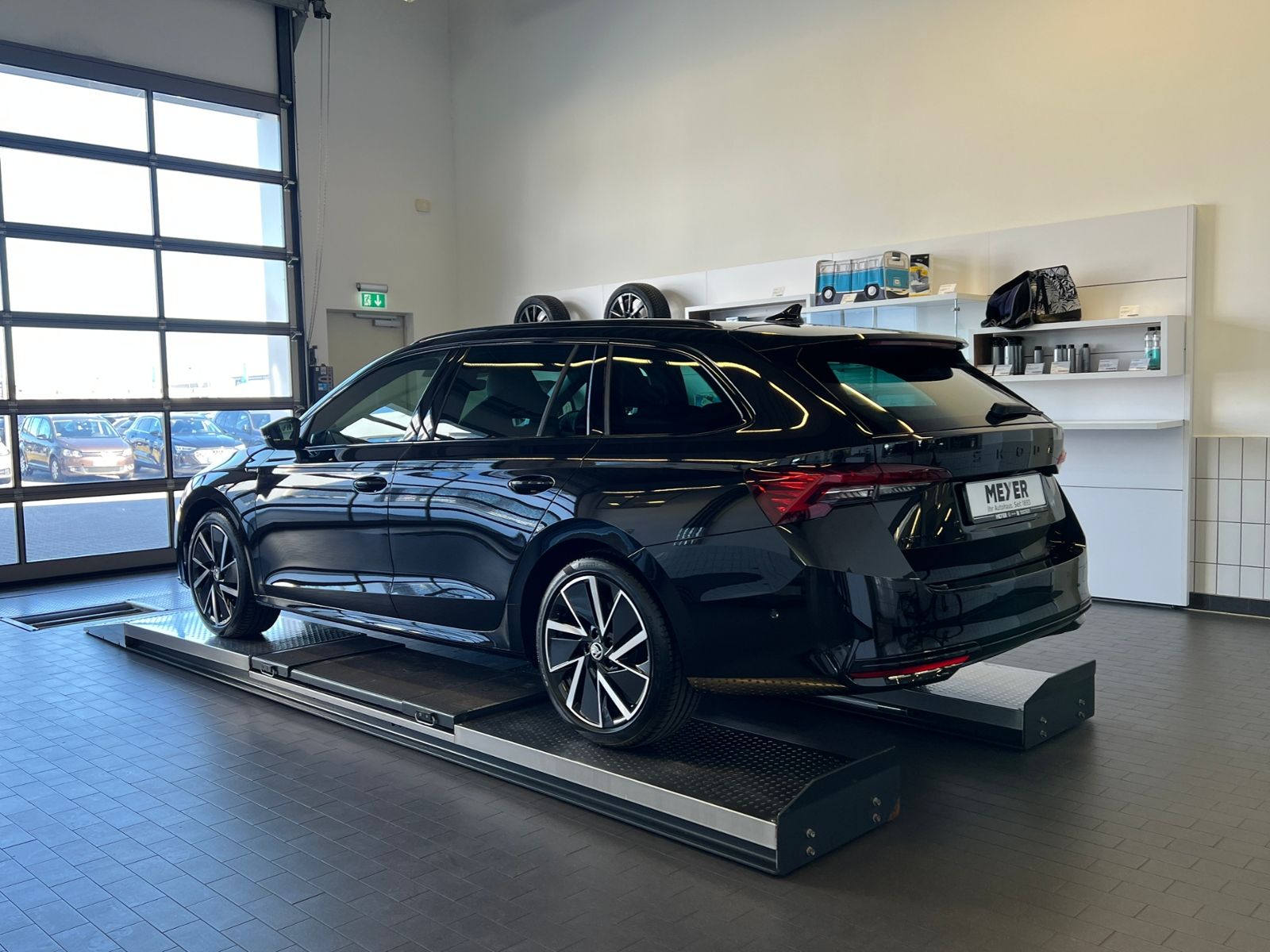 Fahrzeugabbildung SKODA Octavia Combi IV Sportline 2.0 TDI DSG *AHK, LED