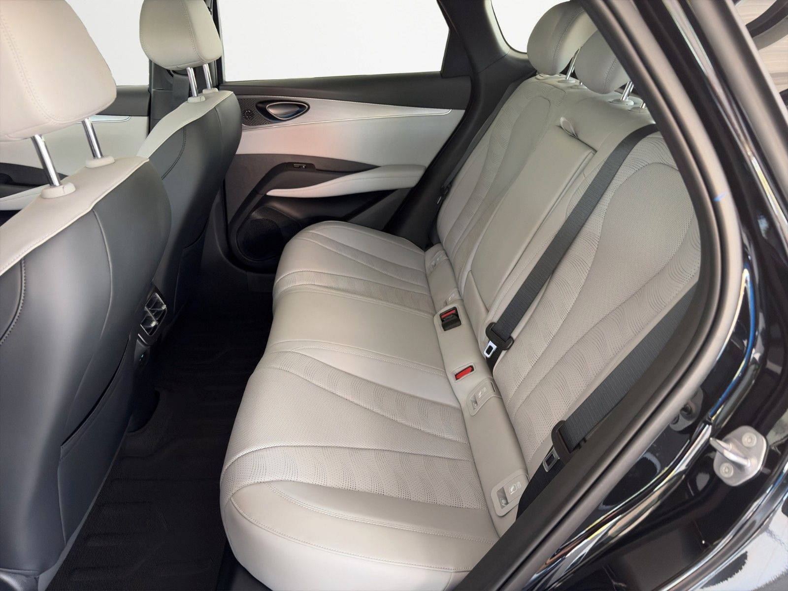 BYD SEAL 6