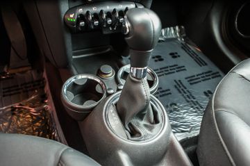 Fahrzeugabbildung MINI Cooper 1.6 Automatik CHILI-PAKET PDC SIHZG 2HAND