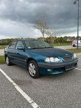 Toyota Avensis 2.0 linea sol linea sol - gebrauchte Toyota Avensis aus dem Jahr 1998