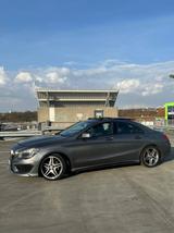 Mercedes-Benz Mercedes CLA 200 AMG Line 7G-DCT Automatik Pano - : AMG Mercedes