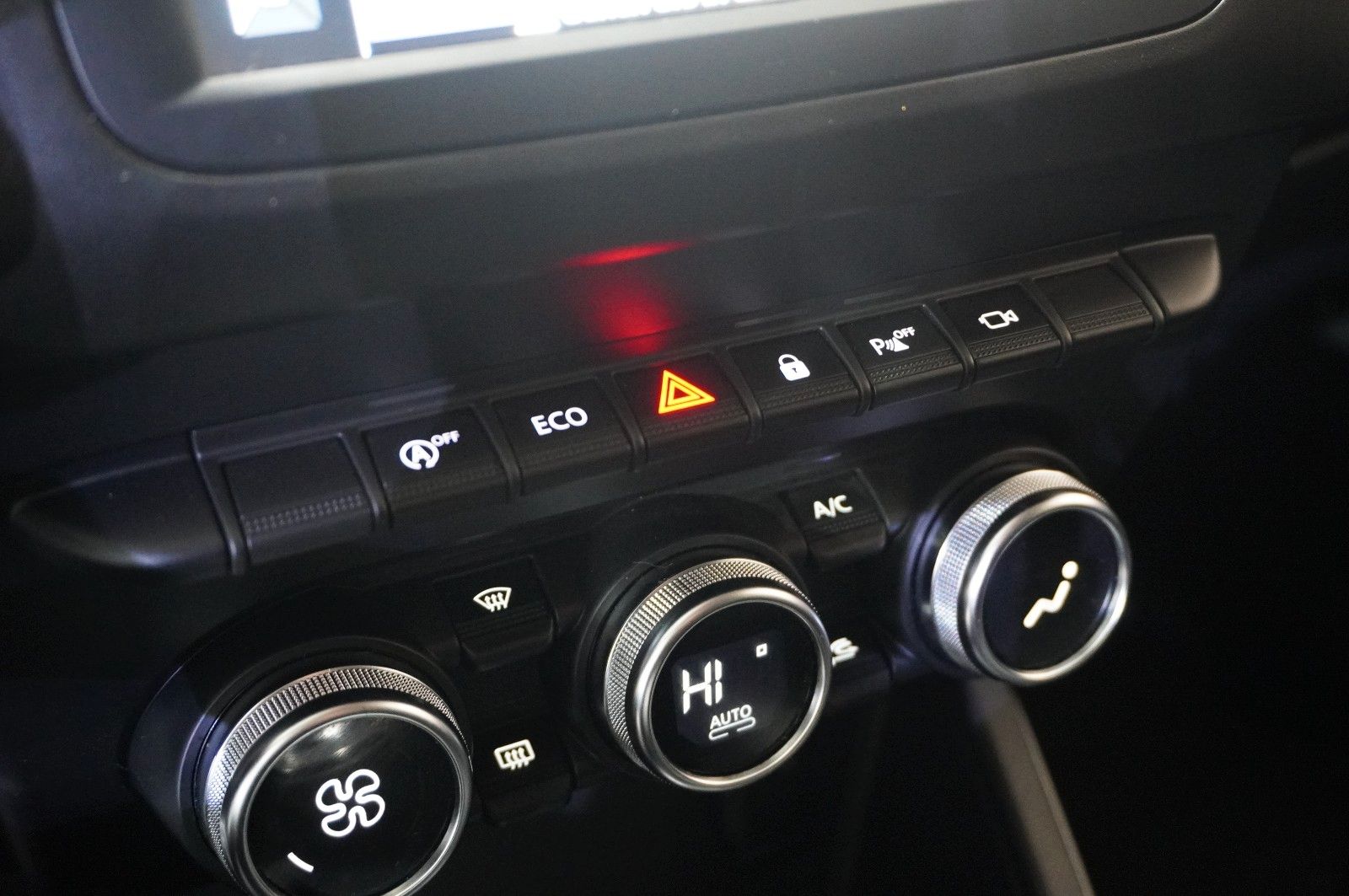 Fahrzeugabbildung Dacia Duster II 1.3 TCE PRESTIGE LED/KAMERA/SHZ/TEMP.