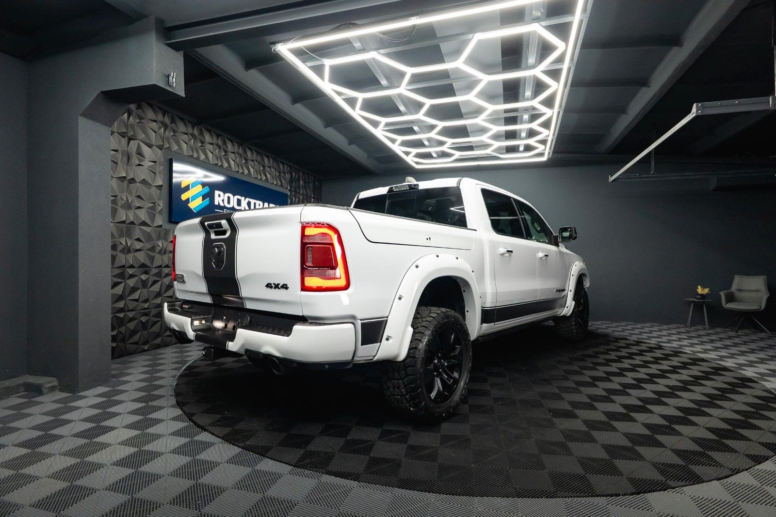 Fahrzeugabbildung Dodge RAM 5.7 V8 HEMI 4x4 LIMITED LONGHORN 100%Options