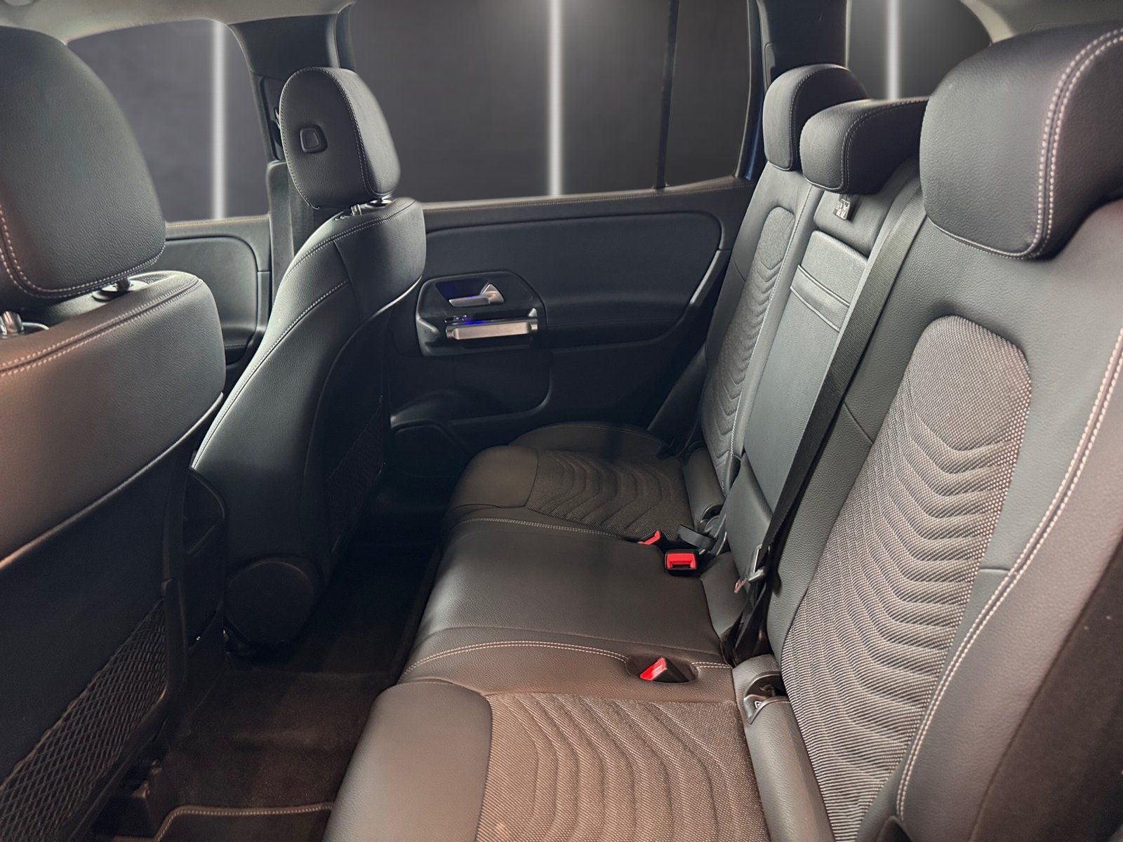 Fahrzeugabbildung Mercedes-Benz GLB 200 Progressive*AHK*Kamera*Night*Easy-Pack*