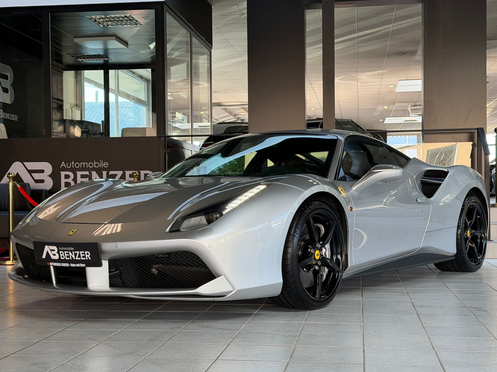 Fahrzeugabbildung Ferrari 488 GTB GTB Coupé DCT/SCUDERIA/KAMERA/