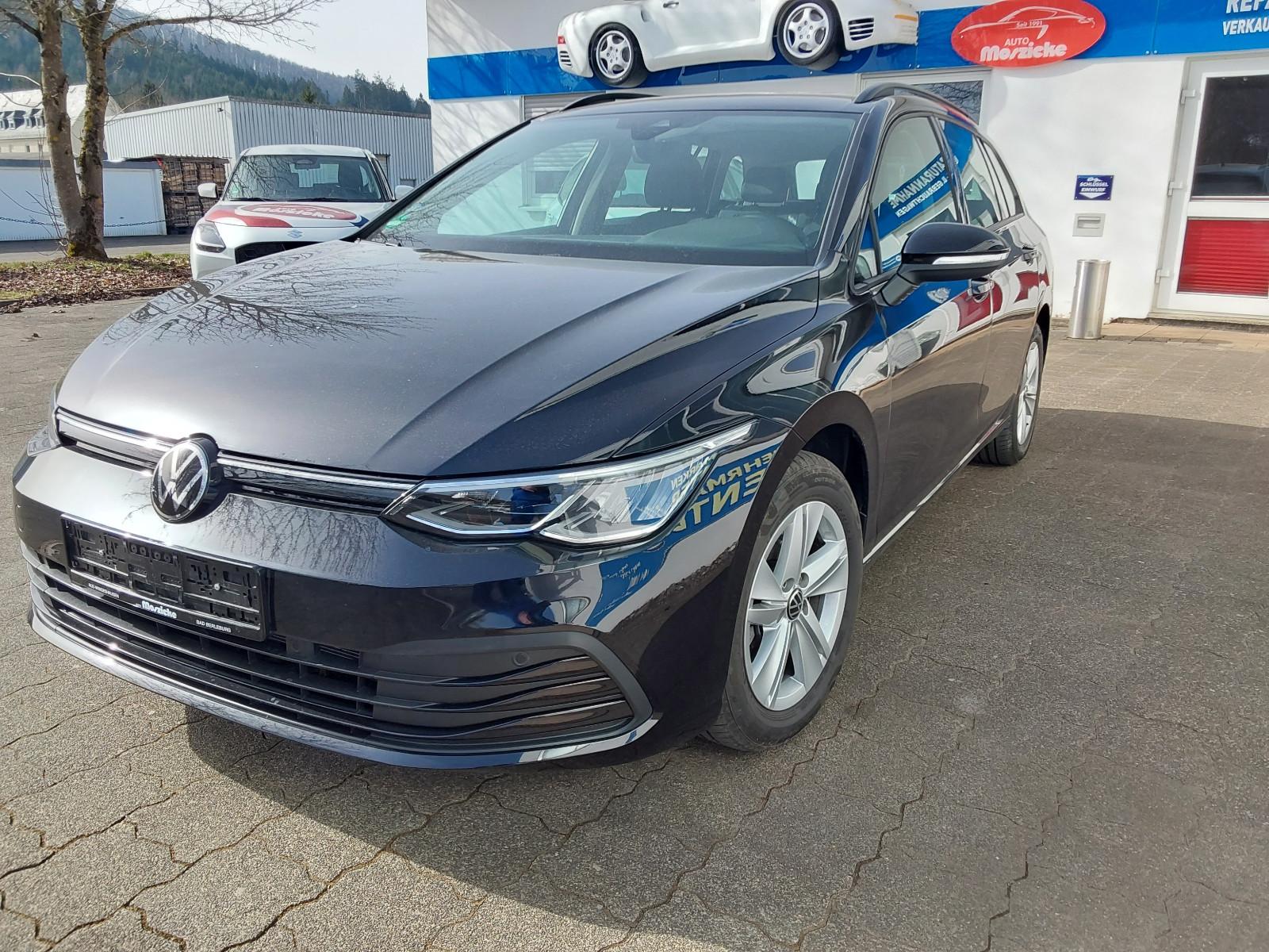 Volkswagen Golf VIII Variant Life,  AHK, Navi,
