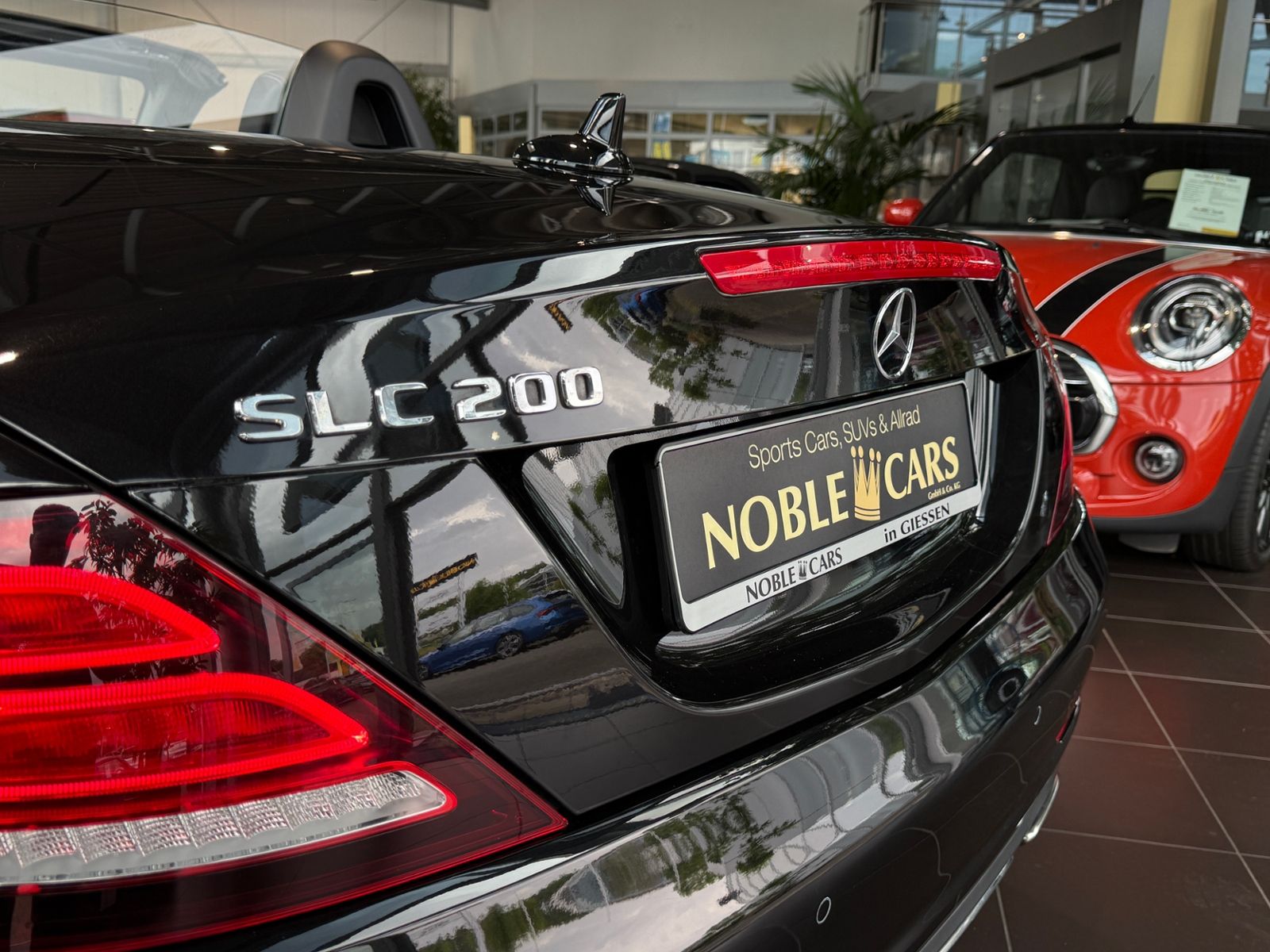 Fahrzeugabbildung Mercedes-Benz SLC 200 AIRSCARF LED NAVI