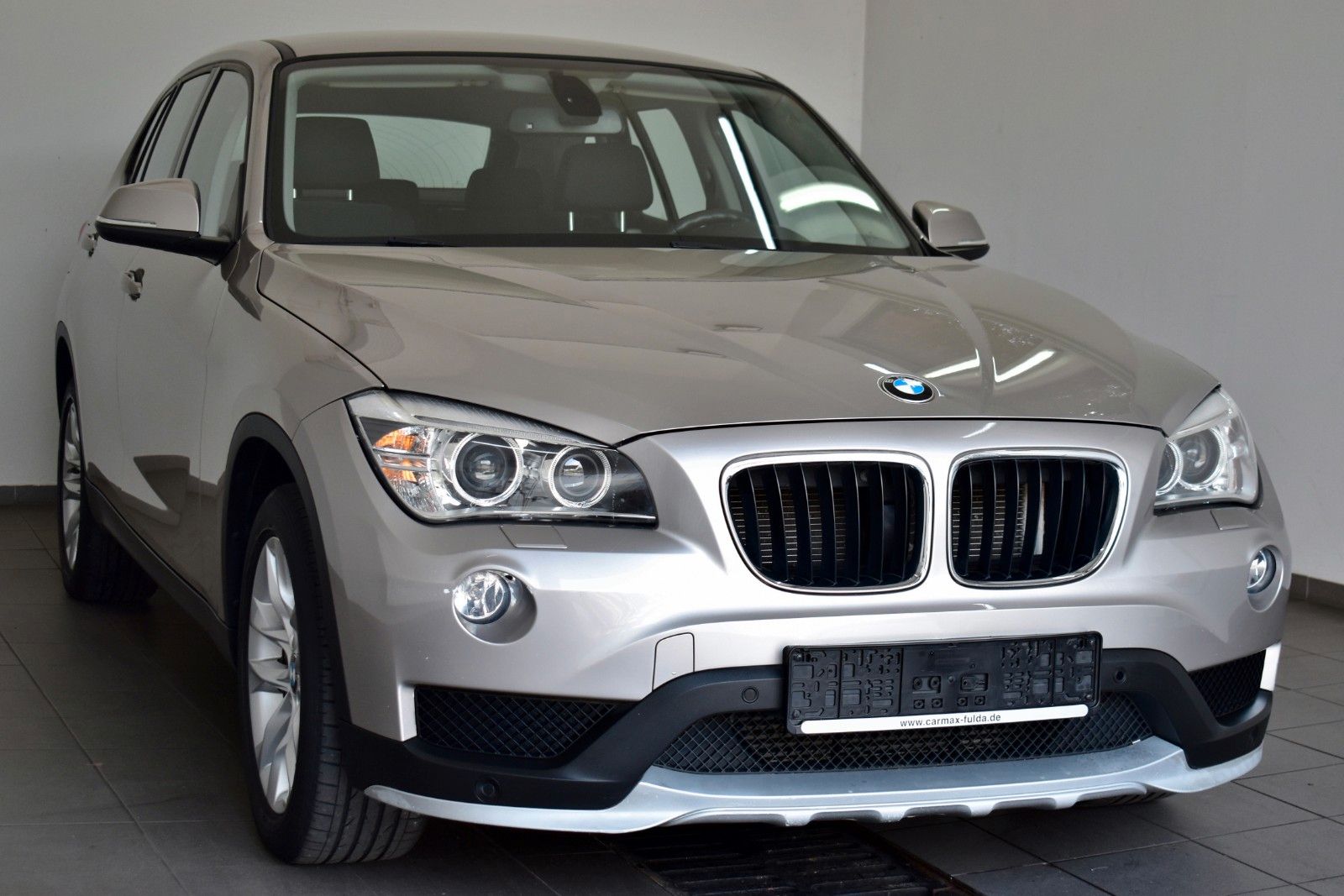 Fahrzeugabbildung BMW X1 20i sDrive Advantage Navi,Xenon,SH,PDC