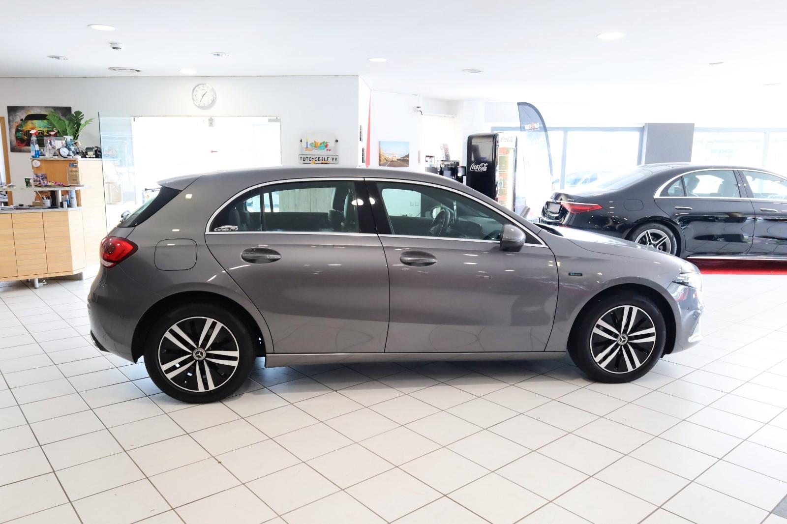 Mercedes-Benz A 250e Sportpaket,LED,Navi,MBUX,Temp,PDC,SHA,F1