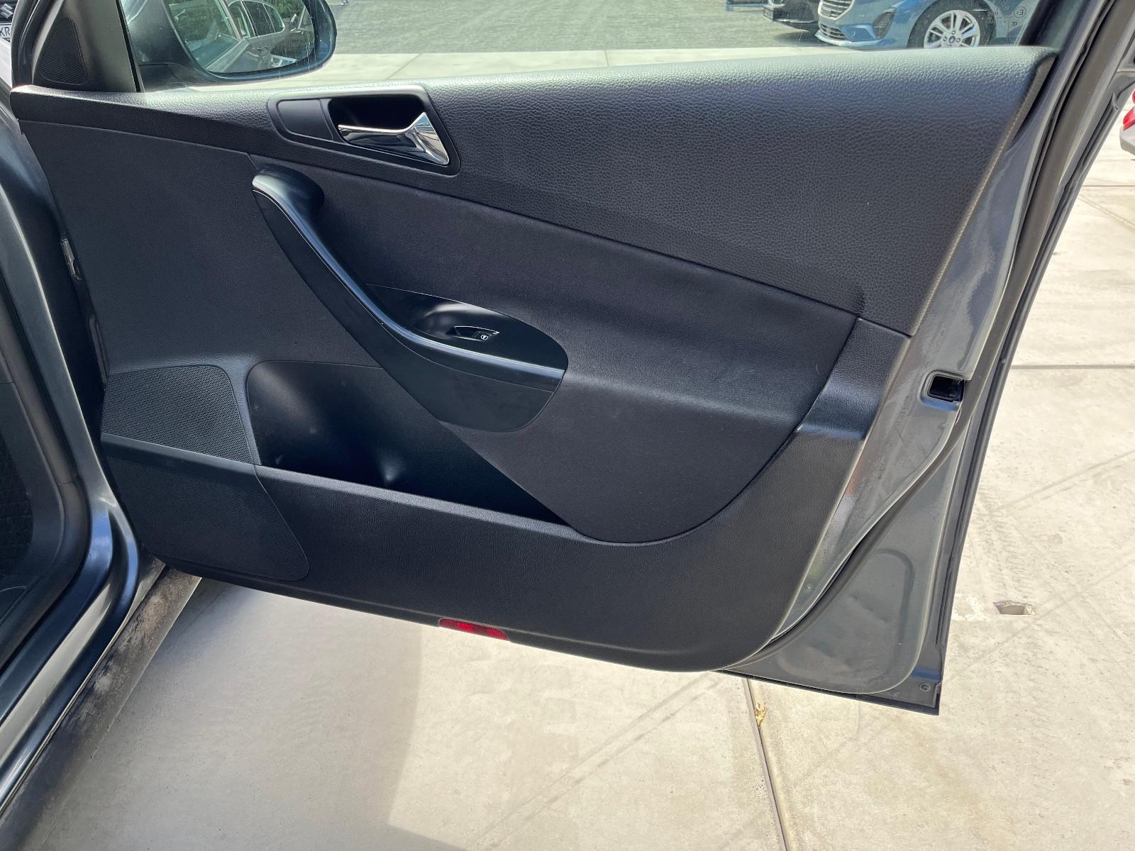 Volkswagen Passat 2010 — photo 23