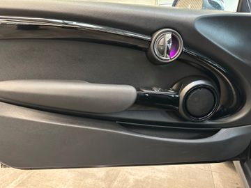 MYAUTOCENTER – Gebraucht- und Jahreswagen mit Werkstattservice in Pfaffenhofen MINI ONE Mini 3-trg. *2. Hand*Klima*SHZ*Bluetooth*LED