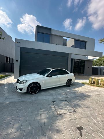 Mercedes-Benz Mercedes C63 AMG Performance Package