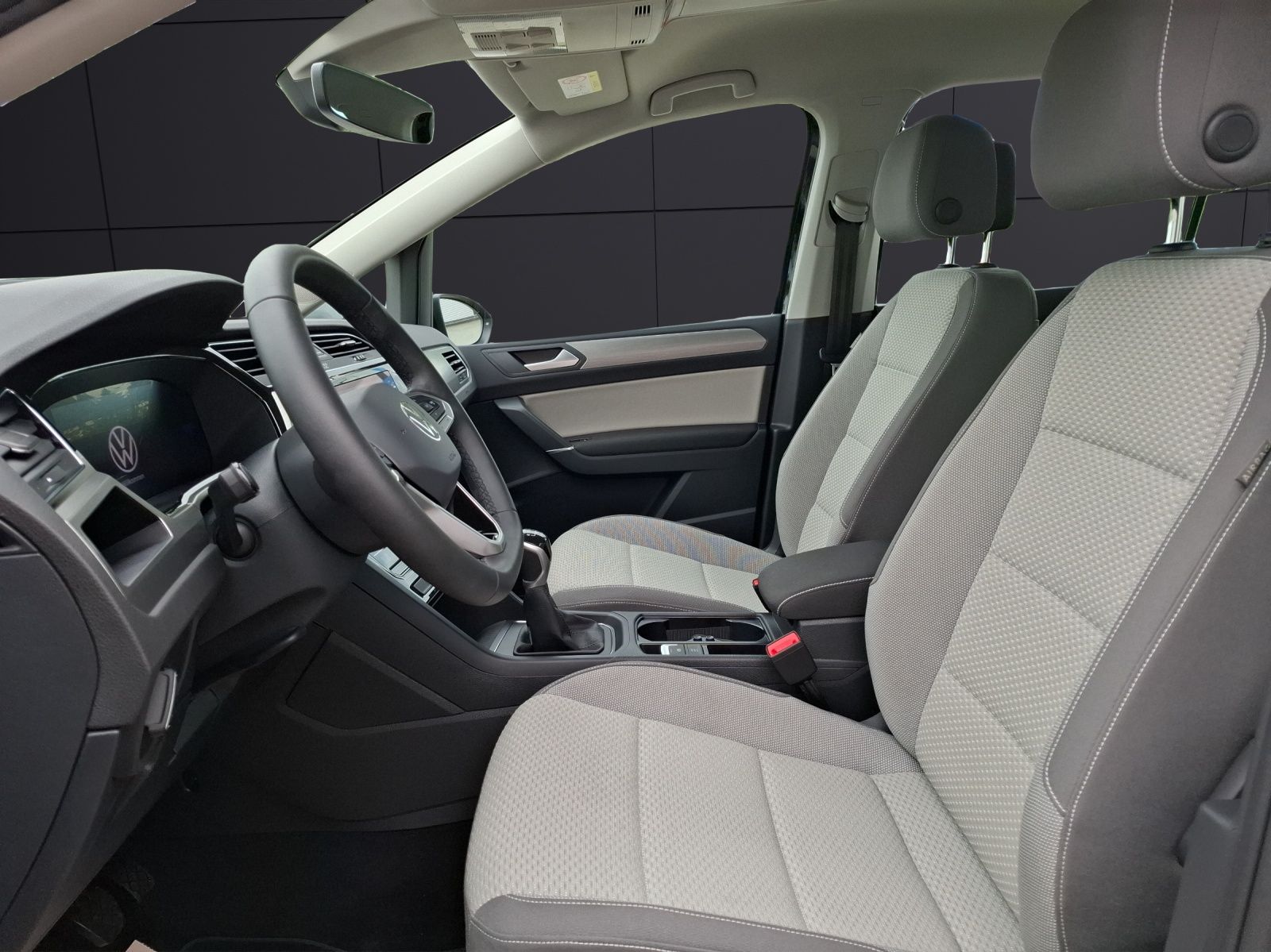 Fahrzeugabbildung Volkswagen Touran TSI Comfortline 7-Si Navi AID ACC PDC SH