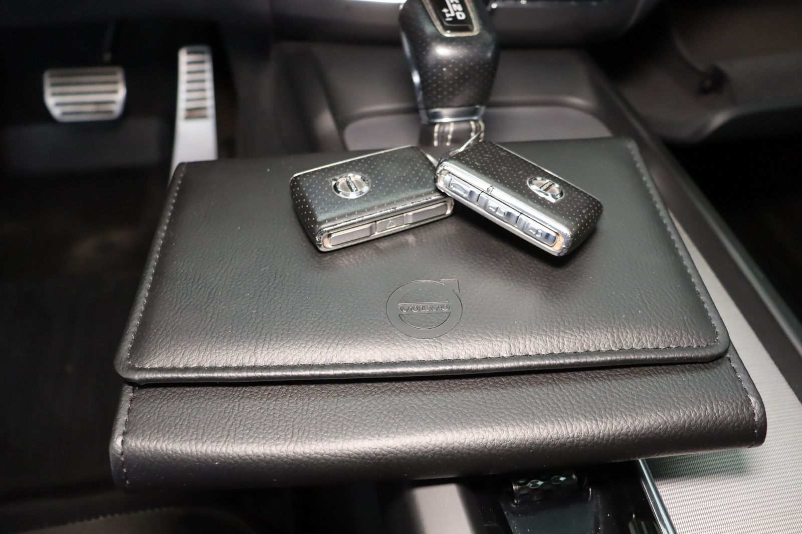 Fahrzeugabbildung Volvo XC60 D4 AWD R - Design aus 1. Hand