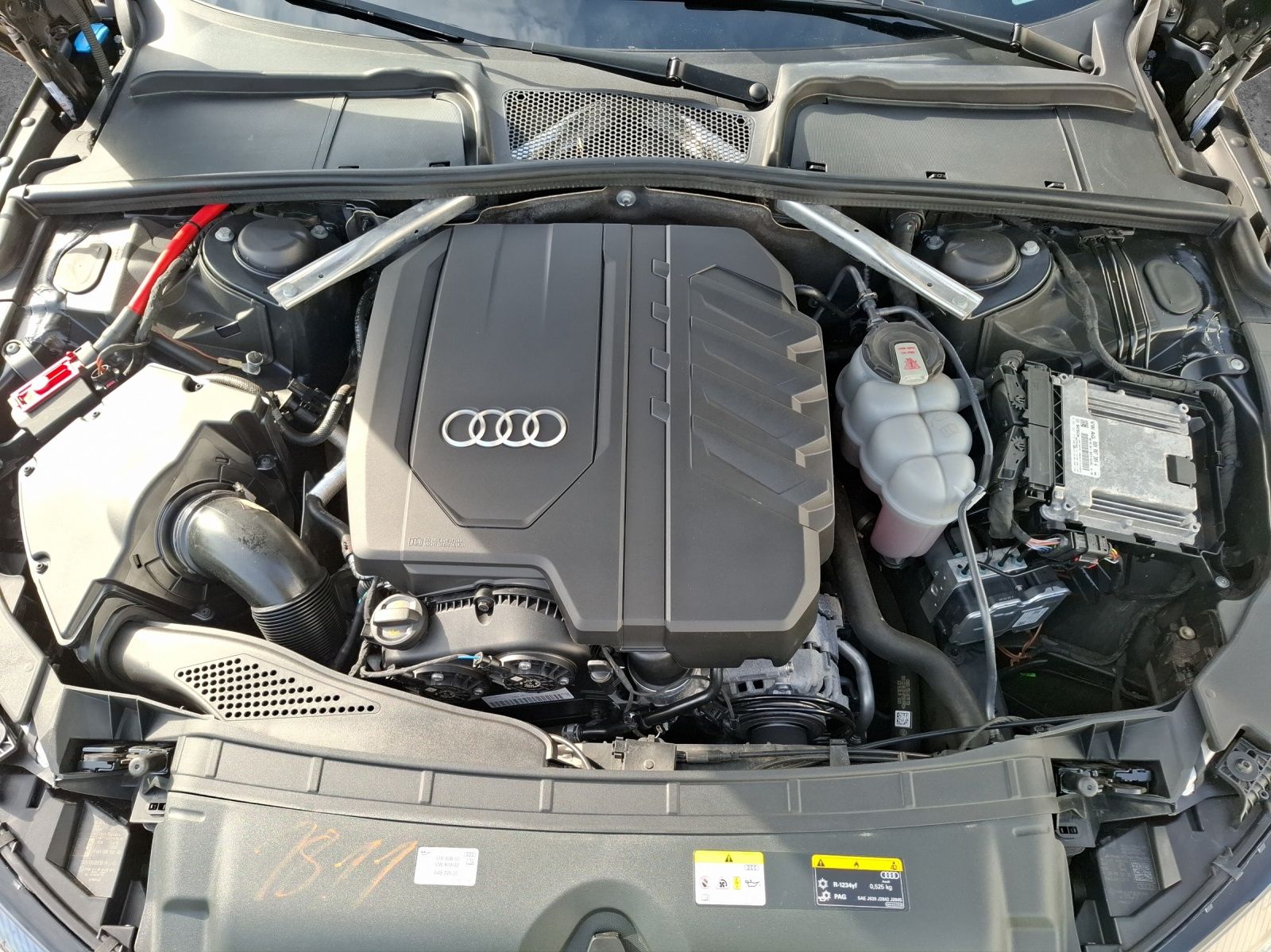 Fahrzeugabbildung Audi A4 Avant 35 TFSI S-tronic Navi GRA PDC SH LM