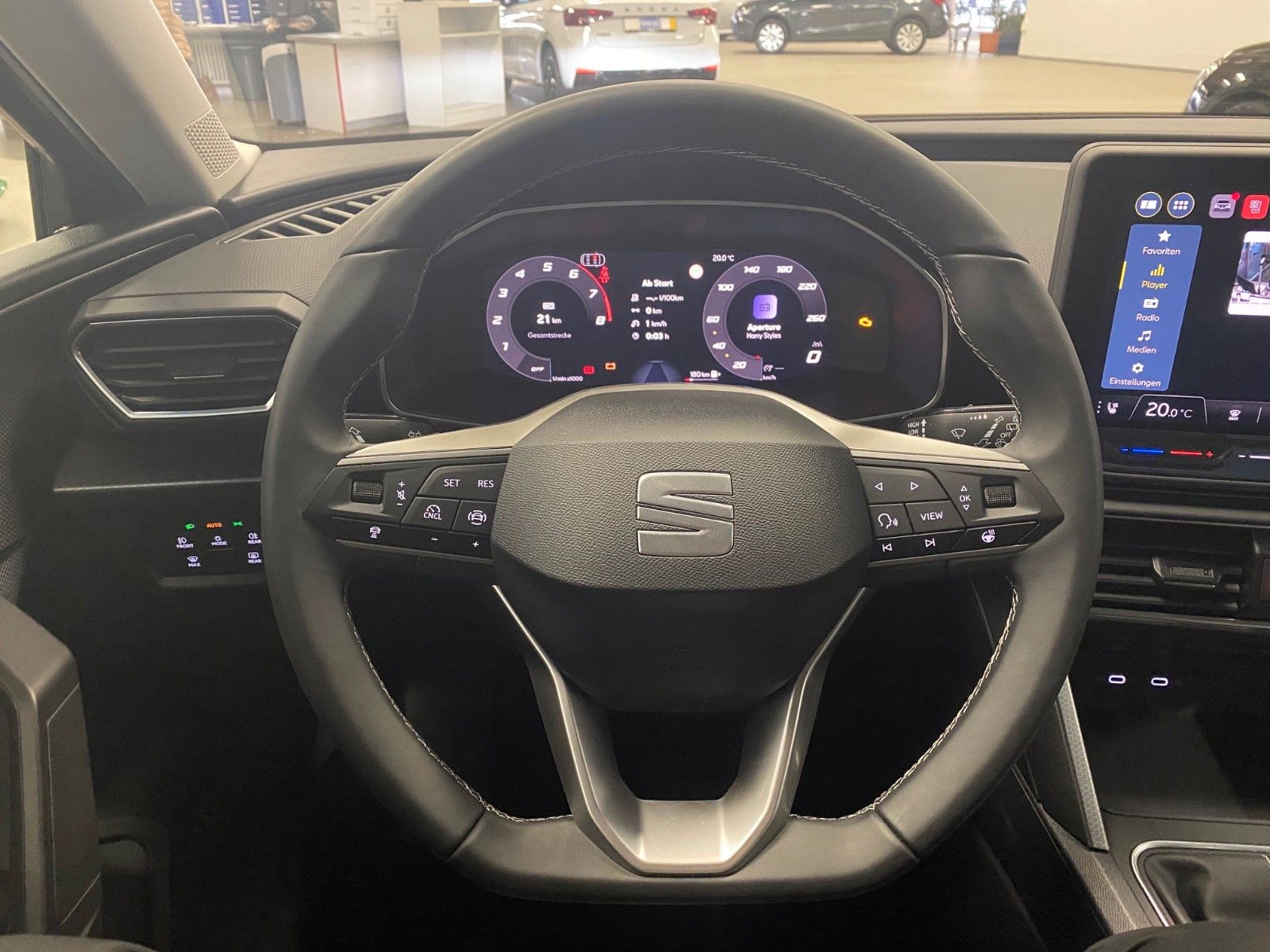 Fahrzeugabbildung SEAT Leon 1.5 TSI STYLE+R Kamera+ACC+3 Zonen KLIMA+BC