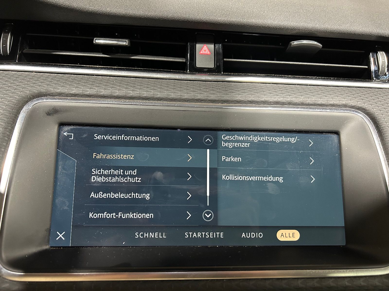 Fahrzeugabbildung Land Rover Range Rover Evoque Basis/PANO/APPLE/KAMERA/TEMPO