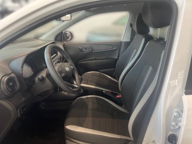 Fahrzeugabbildung Hyundai i10 Trend 1.0 A/T (MY25) Komfortpaket Navi Klima